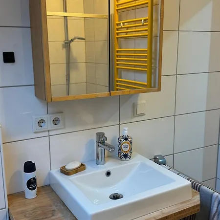 Apartment Schoene Oberwohnung In Osternburg *